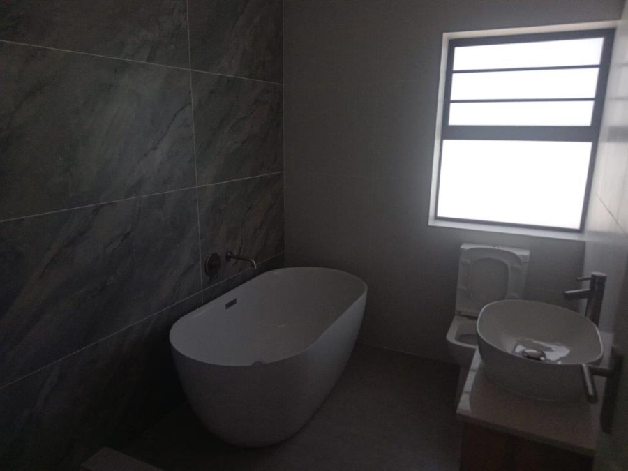 3 Bedroom Property for Sale in Wavecrest Eastern Cape